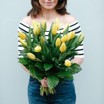 Ramo de tulipanes amarillos