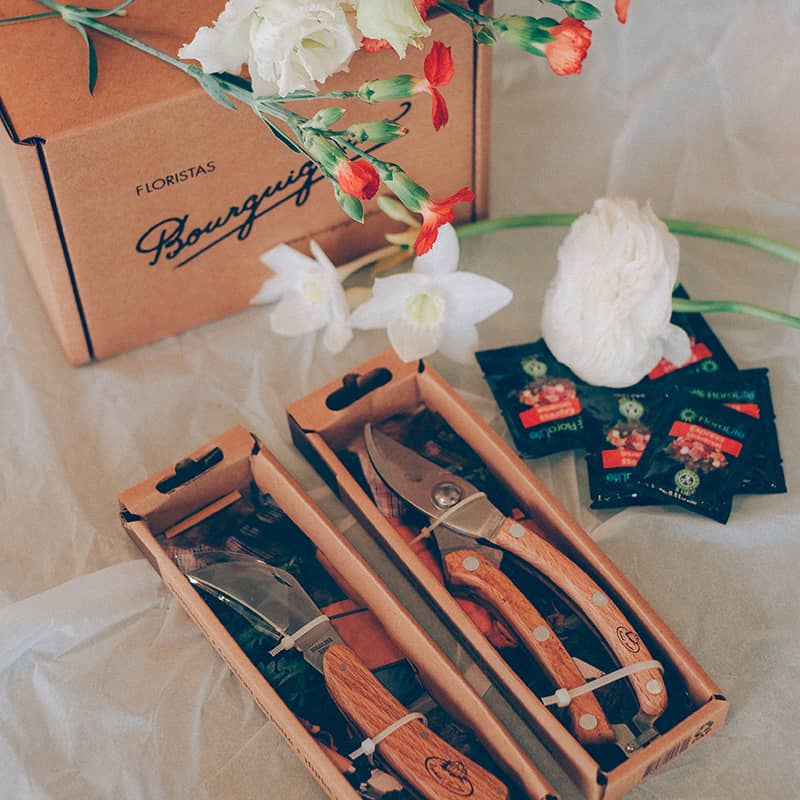 caja herramientas flores